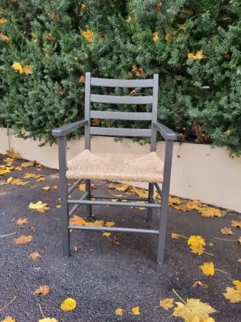 Jærstolen 4 spiler malt med arm