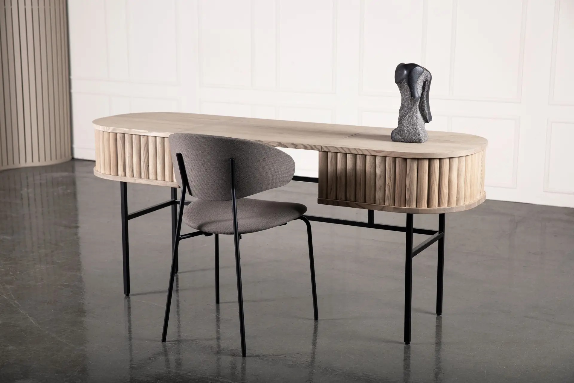 Velvet skrivebord Ask