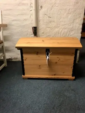 Kiste med beslag - 50% Norskprodusert